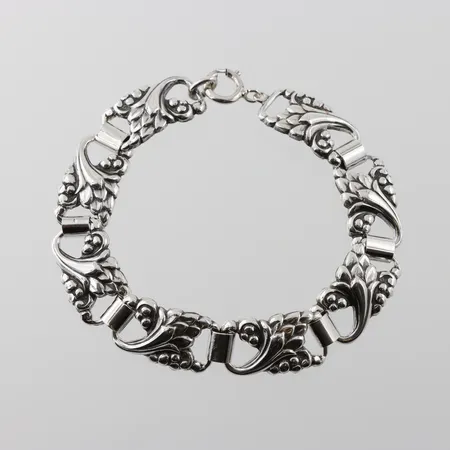 Armband , längd ca 20cm, bredd 12mm, silver Vikt: 19,9 g