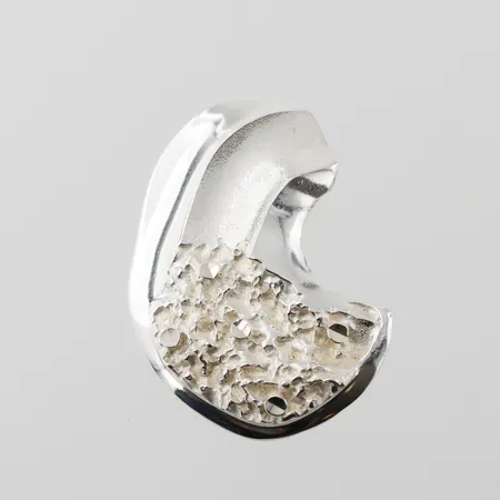 Brosch , längd ca 3cm, silver  Vikt: 6,7 g