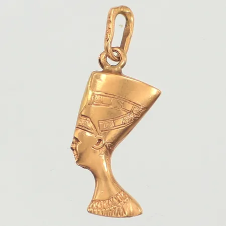 Hänge, Nefertiti, längd 24mm inklusive ögla, bredd 9mm, 18K  Vikt: 0,8 g