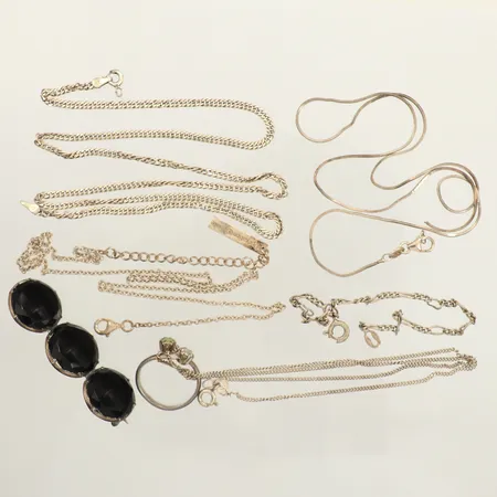 Diverse smycken, stenar, defekt, silver Vikt: 24,7 g