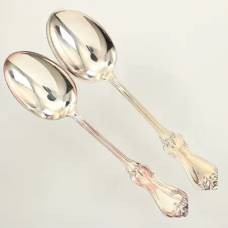 Två skedar, modell: Olga, längd ca 16cm, 830/1000 silver Vikt: 80,5 g