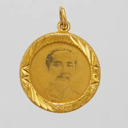 Hänge, Kung Rama V, 26x19,5mm, Thaiguld, 23K. Vikt: 3,8 g