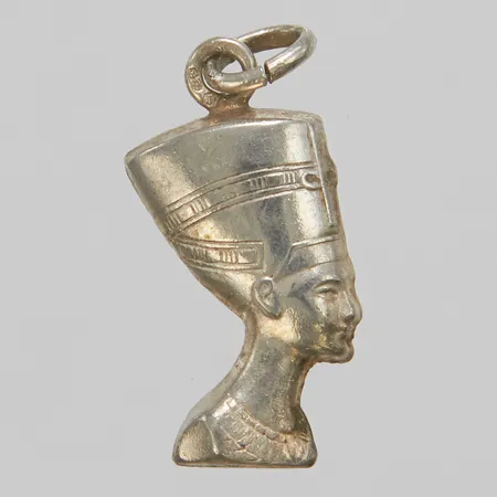 Silverhänge, Nefertiti, 24x10mm, 830/1000. Vikt: 1,4 g