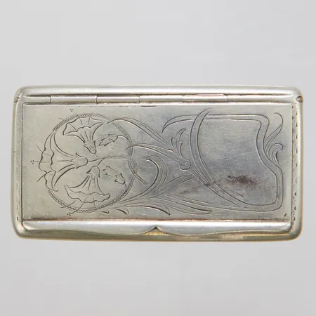 Silverdosa, stiliserad blomsterdekor, jugend mått 80x43x21,5mm, Bernard Hertz, Stockholm 1907, 830/1000 silver Vikt: 85,8 g