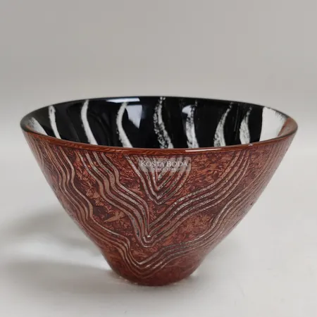 Skål, Tonga Bowl av Monica Bäckström, 139x125mm, höjd: ca 95mm, handmålad, signerad, etikettmärkt. Vikt: 0 g Skickas med postpaket.