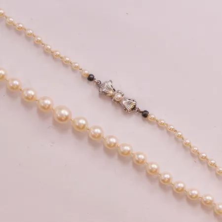 Pärlcollier, 54cm, odlade sötvattenspärlor ca 2-8mm, silverlås. Vikt: 0 g