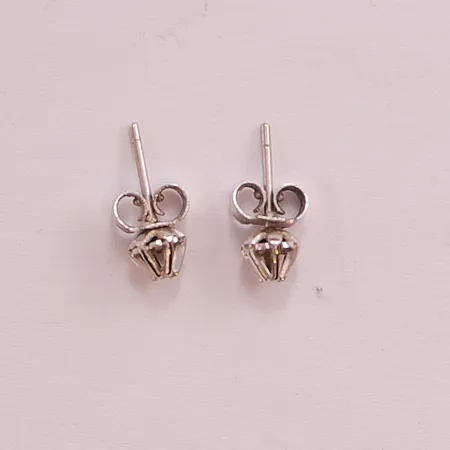 Ett par örhängen diamanter 2x ca 0,02ct, 5mm, vitguld, 18K 1,5g.