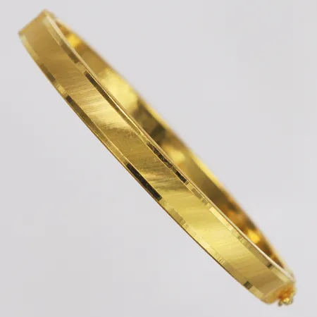 Armband, stelt, inre bredd 55mm, bredd 6mm, thaiguld 1 baht, 23K 15,2gram Vikt: 15,2 g