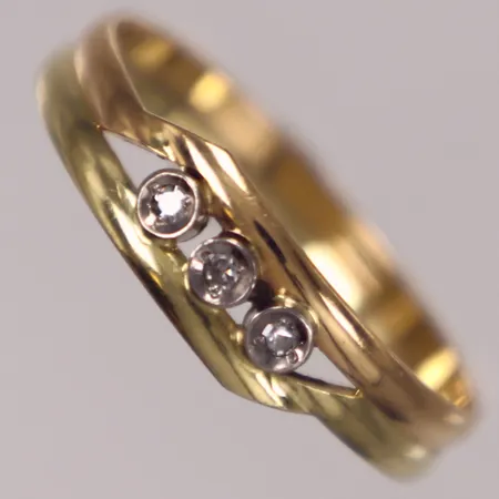 Ring med åttkantslipade diamanter ca 0,03ctv, gul/roséguld stl 18½, Guldfynd, 18K Vikt: 2,4 g