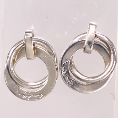 Ett par örhängen, Efva Attling, Twosome, längd ca 19mm, bredd ca 15mm, silver 925/1000 Vikt: 5,6 g