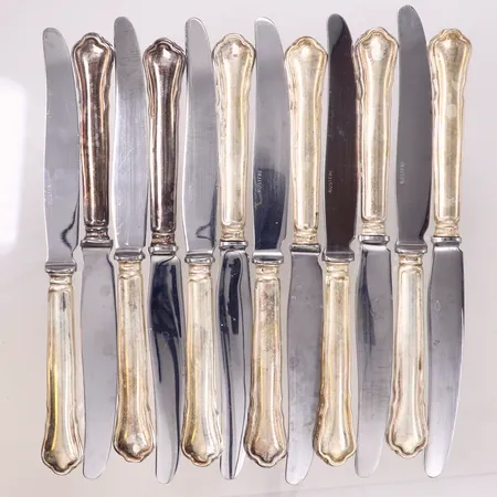 12 Knivar, längd 20,5cm, blad i rostfritt stål, modell Chippendale, GAB, repor, 830/1000 silver Vikt: 730,7 g