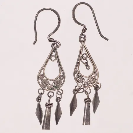 Ett par örhängen, längd ca 54mm, bredd ca 12mm, silver 925/1000 Vikt: 3,1 g