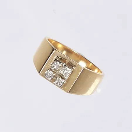 Ring med diamanter 4x ca 0,03ct, stl 17, bredd 4-8mm, 18K Vikt: 5,9 g