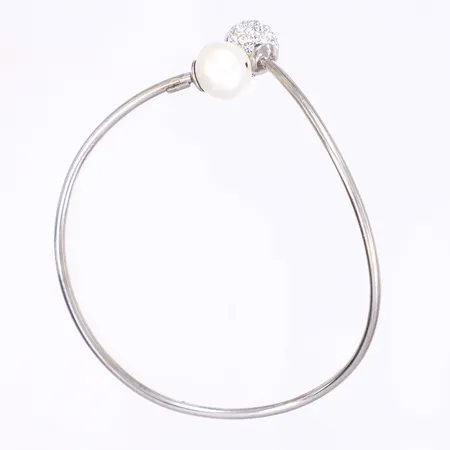 Armring med pärla och vita stenar, ställbar storlek, bredd 2-10mm, skador på skena samt pärla, silver 925/1000 Vikt: 6 g