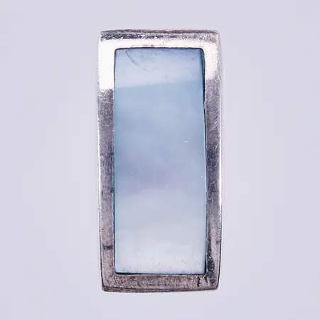 Hänge med pärlemo, längd ca 15mm, bredd ca 7mm, 925/1000 silver Vikt: 2,6 g