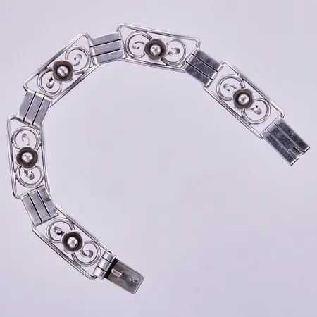 Armband längd ca 19cm, bredd ca 12mm, svensk importstämpel, 830/1000 silver Vikt: 23,1 g