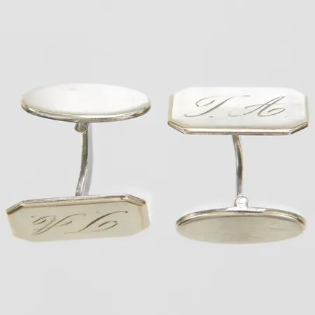 Manschettknappar, 18,5x12mm, monogramgravyr, Ceson, Göteborg 1962, silver 830/1000. Vikt: 8,8 g