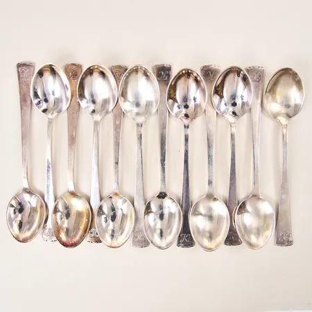 Tolv teskedar, längd 12cm, med etui, gravyr,  silver 830/1000.  Vikt: 221,4 g
