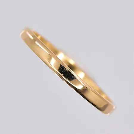 Ring, stl 17¾, graverad, 18K Vikt: 1,5 g