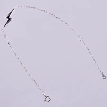 Armband längd ca 15,5-19cm, bredd ca 1-16mm,  silver Vikt: 1,2 g