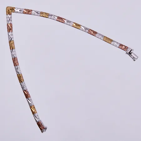 Armband i silver, längd ca 18cm, bredd ca 4mm, silver Vikt: 7,8 g