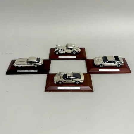 4 Modellbilar, Silver Collection, Porsche 906, Jaguar E Coupé, Bugatti Coupé Atlantic, BMW M1, bruksmärken på plattor, porschen saknar en vindrutetorkare