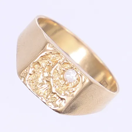 Klackring med vit sten stl 20¼ bredd 4-9mm missformad skena 18K Vikt: 5,6 g