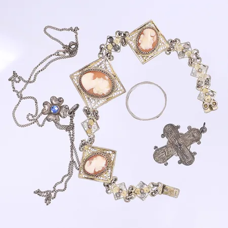 Diverse defekt silver 800-835/1000 silver Bruttovikt: 22,6g Vikt: 22,6 g