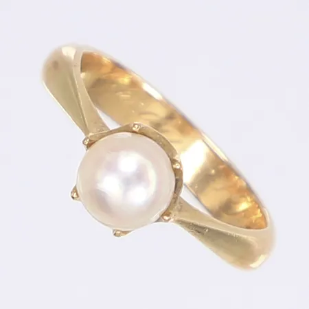 Ring med odlad sötvattenpärla stl 18¾ bredd 4-7mm grayr 18K  Vikt: 5,7 g