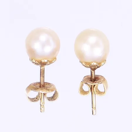 Ett par örhängen med odlade sötvattenpärlor 18K Bruttovikt: 1,5g Vikt: 1,5 g