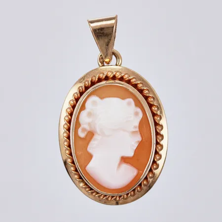 Hänge med camé längd: ca 2,4cm, bredd: ca 14mm, 18K  Vikt: 1,9 g