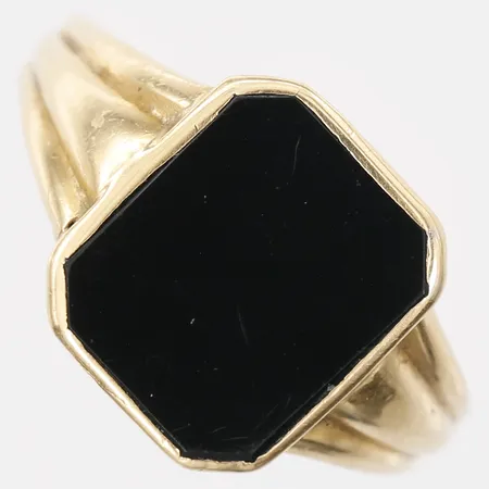 Ring med onyx, stl 17, 18K  Vikt: 2,9 g