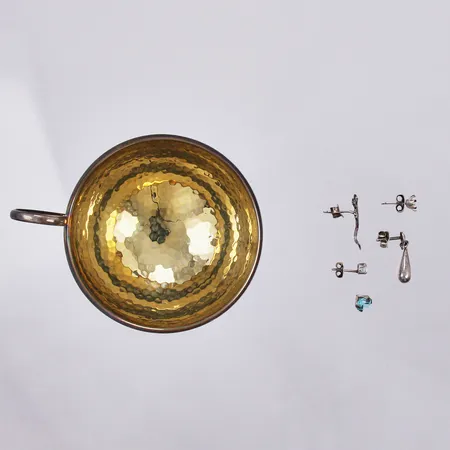 Diverse silver, udda, defekt, 830/1000 silver  Vikt: 35,3 g