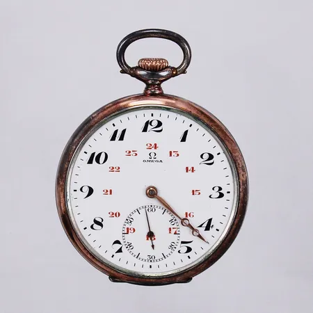 Fickur Omega Ø ca 50mm, liten sekundvisare, boettnr 6959770, verknr 6255196, saknar glas, går ej, två boetter 800/1000 silver, inga tillbehör bruttovikt 91,6g 