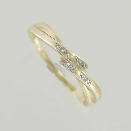 Ring med stenar, Ø 20 mm, bredd 3,8 mm, 18K Vikt: 1,6 g