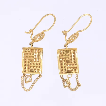 Ett par örhängen längd 50mm bredd 10mm 21K Vikt: 4,3 g