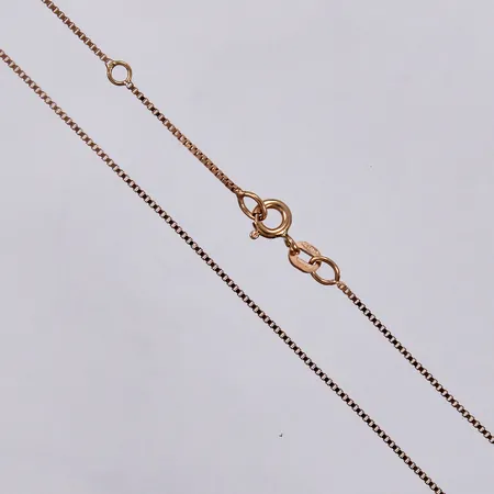 Kedja Venezia längd: ca 32 och 34cm, bredd: ca 1mm, 18K  Vikt: 2,1 g