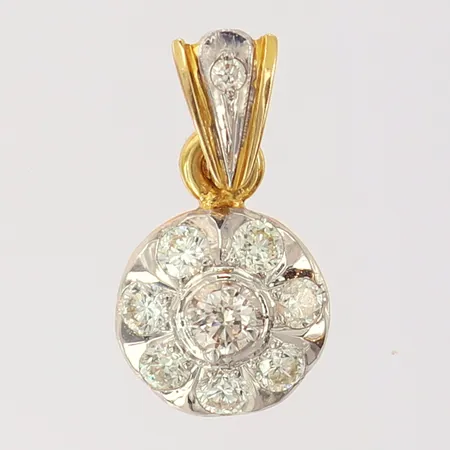 Hänge med diamanter, 7xca 0,05ct, 1xca 0,16ct, 1xca 0,02ct, Ø11mm,  tvåfärgad, två diamanter indikerar på syntetiska, ostämplad, 18K  Vikt: 2,2 g