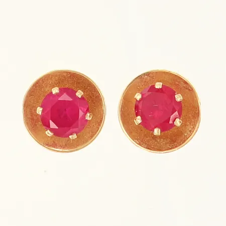 Ett par örhängen med rosa stenar, Ø8,9mm, 14K  Vikt: 1,4 g