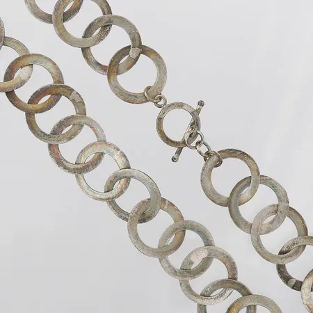 Collier med matterade ringar, längd 75cm, bredd 22mm, silver 925/1000 Vikt: 62,9 g