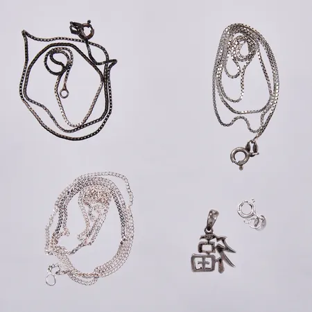 Diverse smycken, defekt/buckligt/trasigt, 925/1000 silver  Vikt: 7,7 g