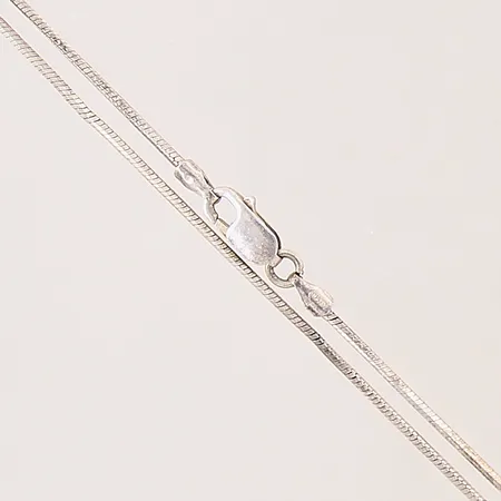 Kedja Ormlänk, längd: 42cm, bredd: 1mm, ojämn/bucklig, GHA, silver 925/1000 Vikt: 4 g