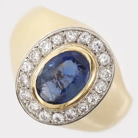 Ring med safir och diamanter, 17 x ca 0,02ct, kraftigt slitage på safir, stl: 17, tillverkad av Lars-Ola Sellen Guldsmed, Gnesta1984, 18K guld Vikt: 12,1 g