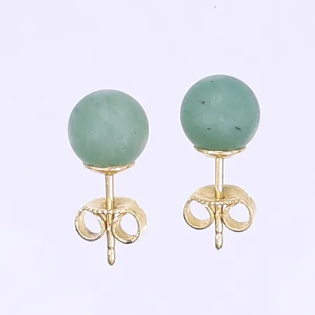 Ett par örhängen men gröna stenar, 18K Bruttovikt: 2g Vikt: 2 g