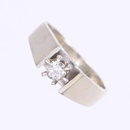 Enstensring med diamant 1x ca 0,16ct stl 16 bredd 3-5mm sprucken lagning i skena vitguld 18K Vikt: 4,3 g