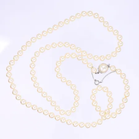 Pärlhalsband med imitationspärlor längd 80cm, bredd 6mm säkerhetskedja lås i silver 925/1000 Vikt: 0 g