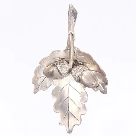 Brosch löv med ekollon längd 60mm bredd 35mm silver 925/1000 Vikt: 12,5 g