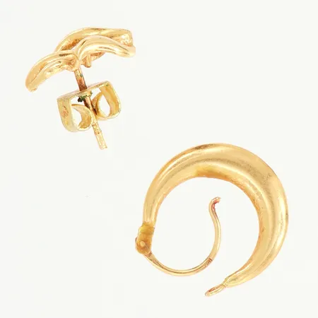 Diverse guldsmycken, udda, repiga, 18K  Vikt: 1,4 g