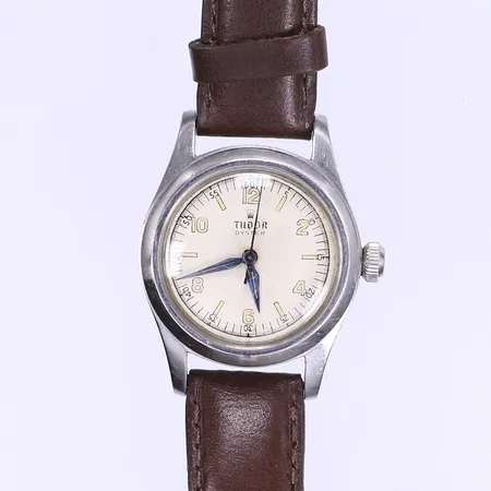 Armbandsur Tudor Oyster, Ø30mm, manuell, ref 3136, serienummer 254870, 1940-tal, troligen utbytta delar, åldersbetingat slitage, läderband ej original, servicebehov