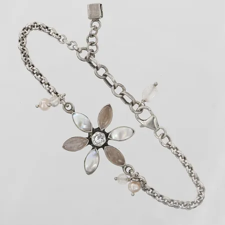 Armband med rosenkvarts samt pärlemor, justerbar längd 18 -21cm, bredd 25mm, silver 925/1000 Vikt: 14,2 g